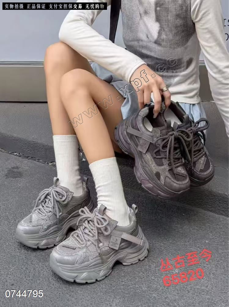 时尚休闲鞋老爹鞋