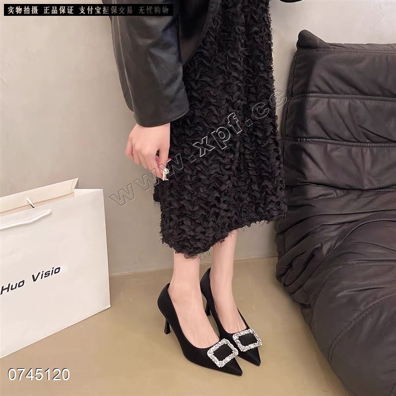 卡丝露19一115