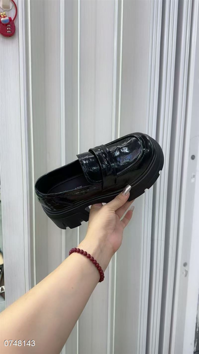 时尚单鞋
