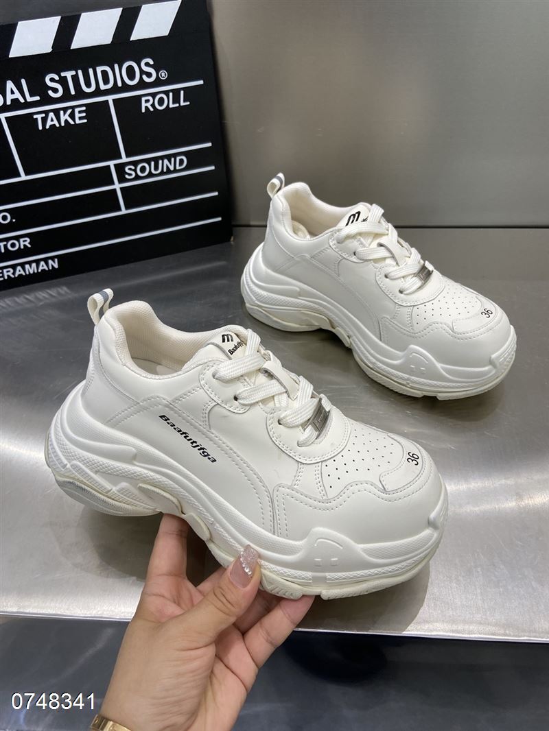 时尚休闲鞋  黑6778890白67899秒杀
