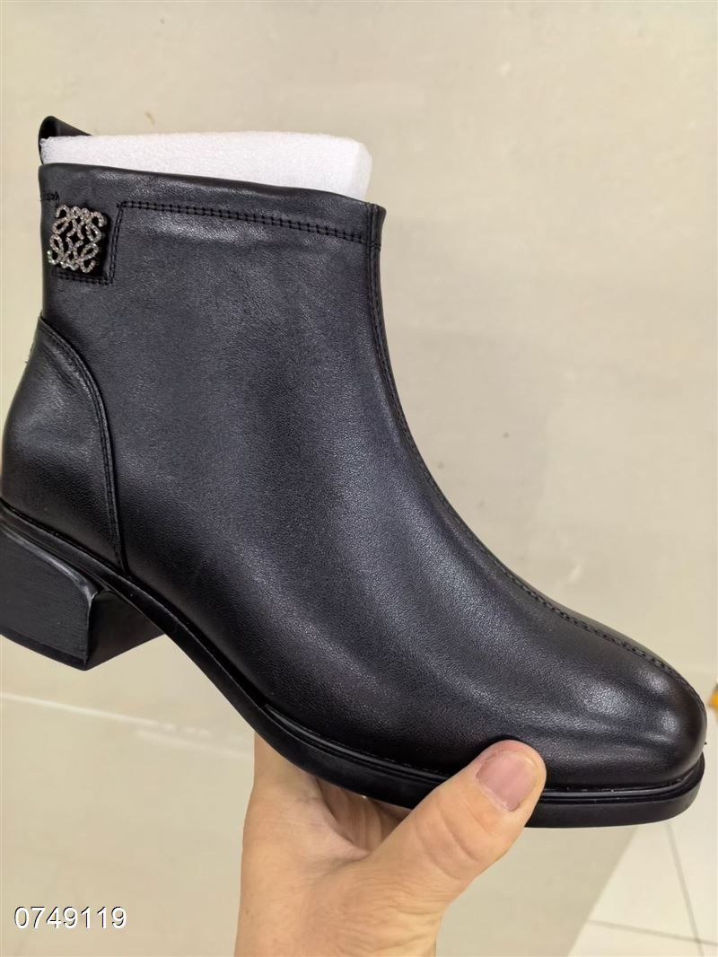 头层牛皮绒里短靴