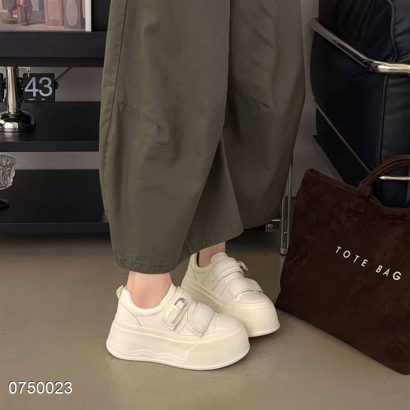 时尚休闲鞋8115-51