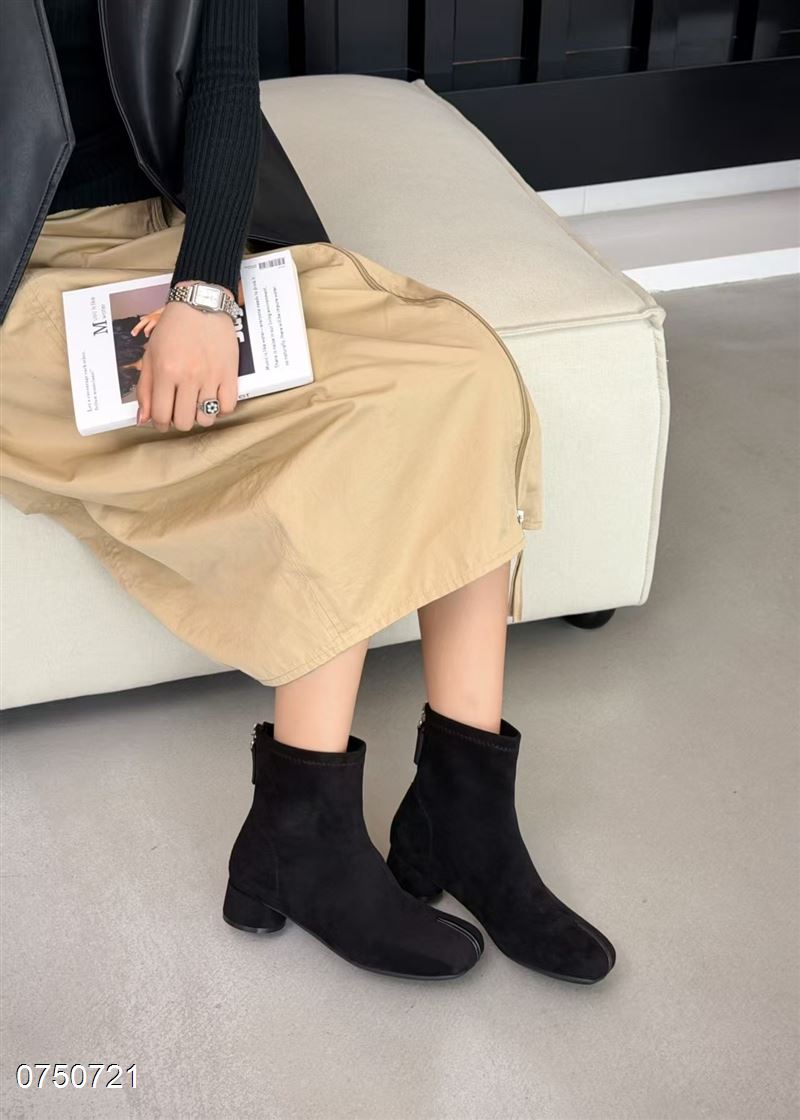 时尚短靴