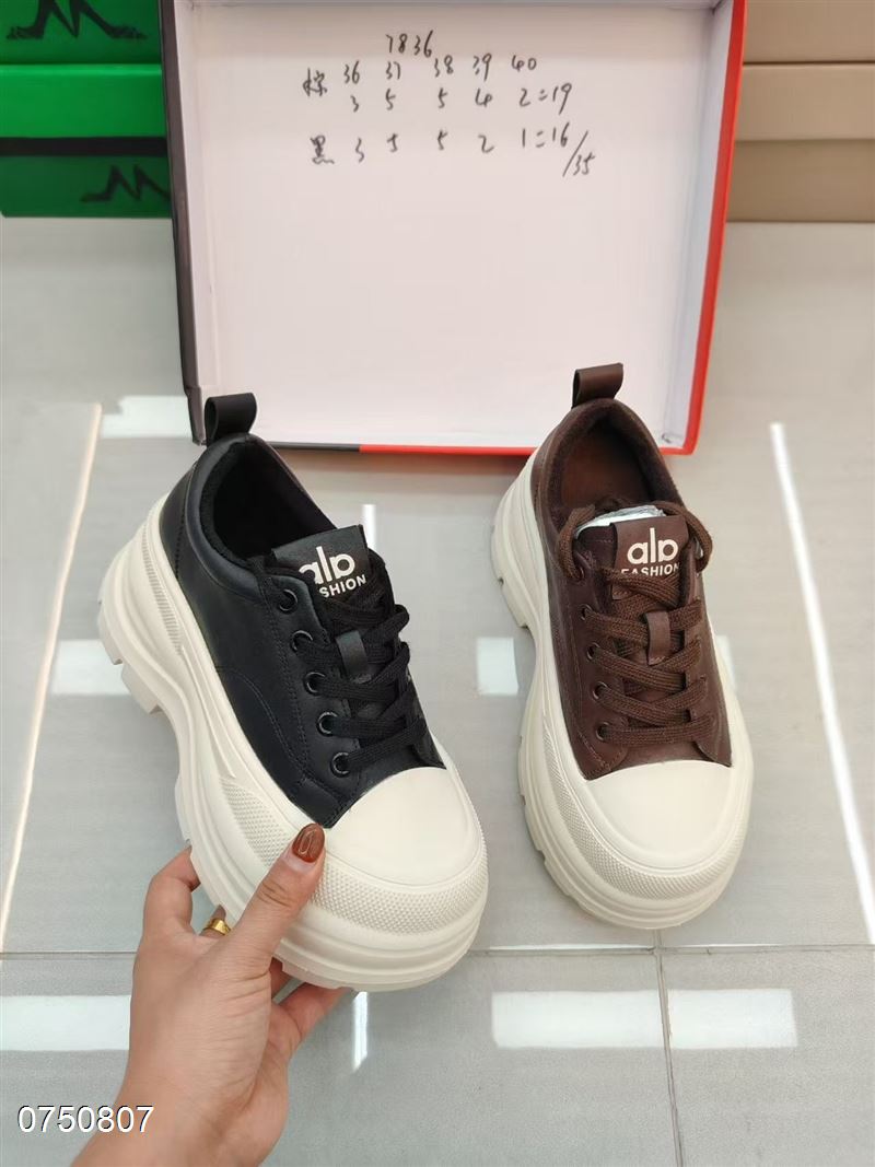 加绒休闲鞋