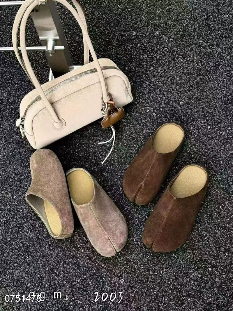 磨砂皮包头拖鞋