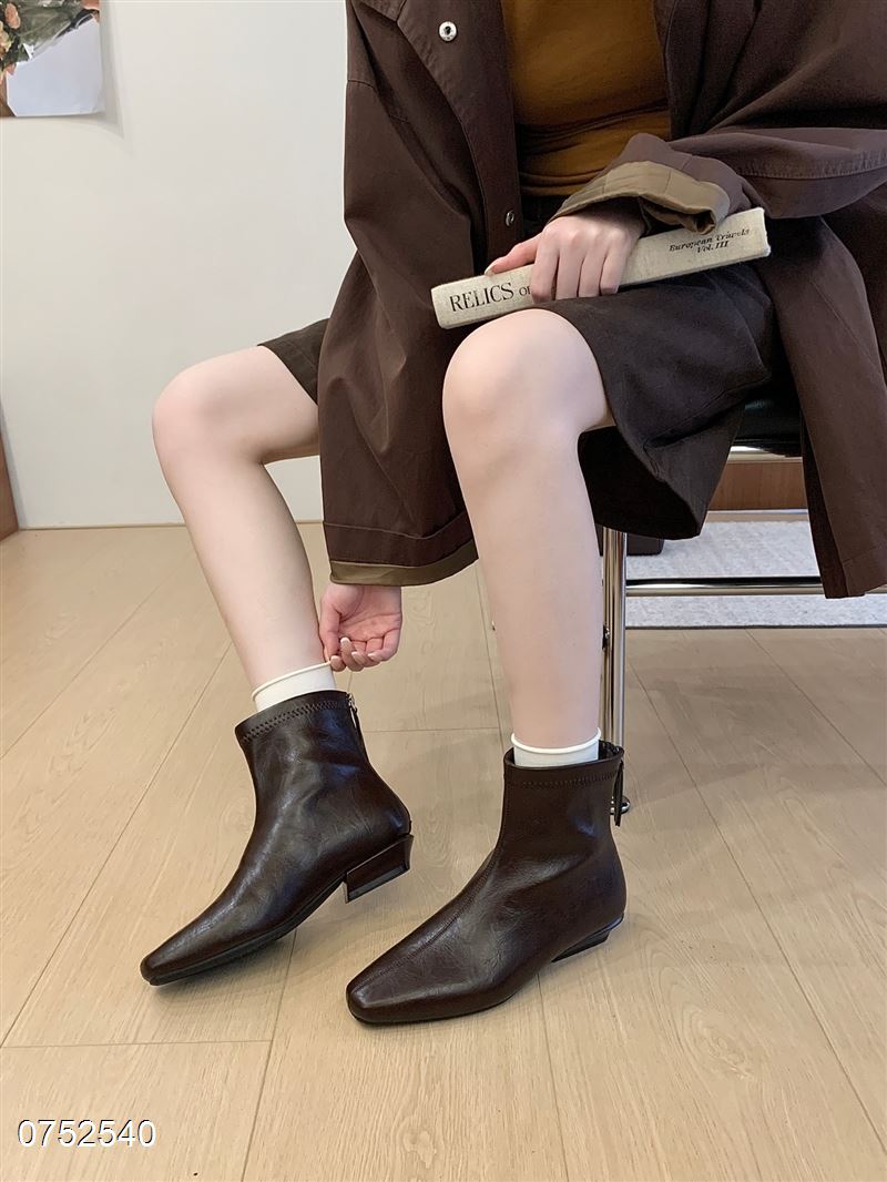 她佳她